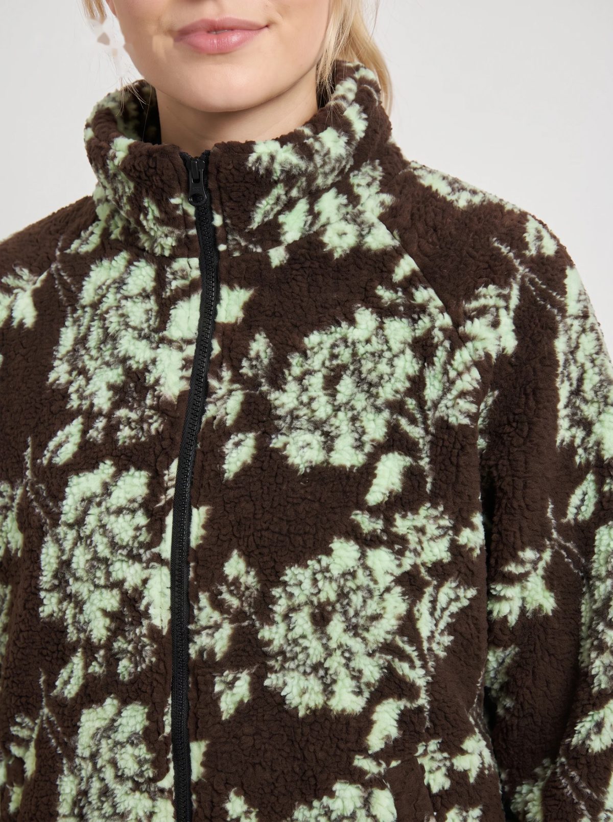 Chaqueta polar con capucha botánica verde oscuro, imagen 4