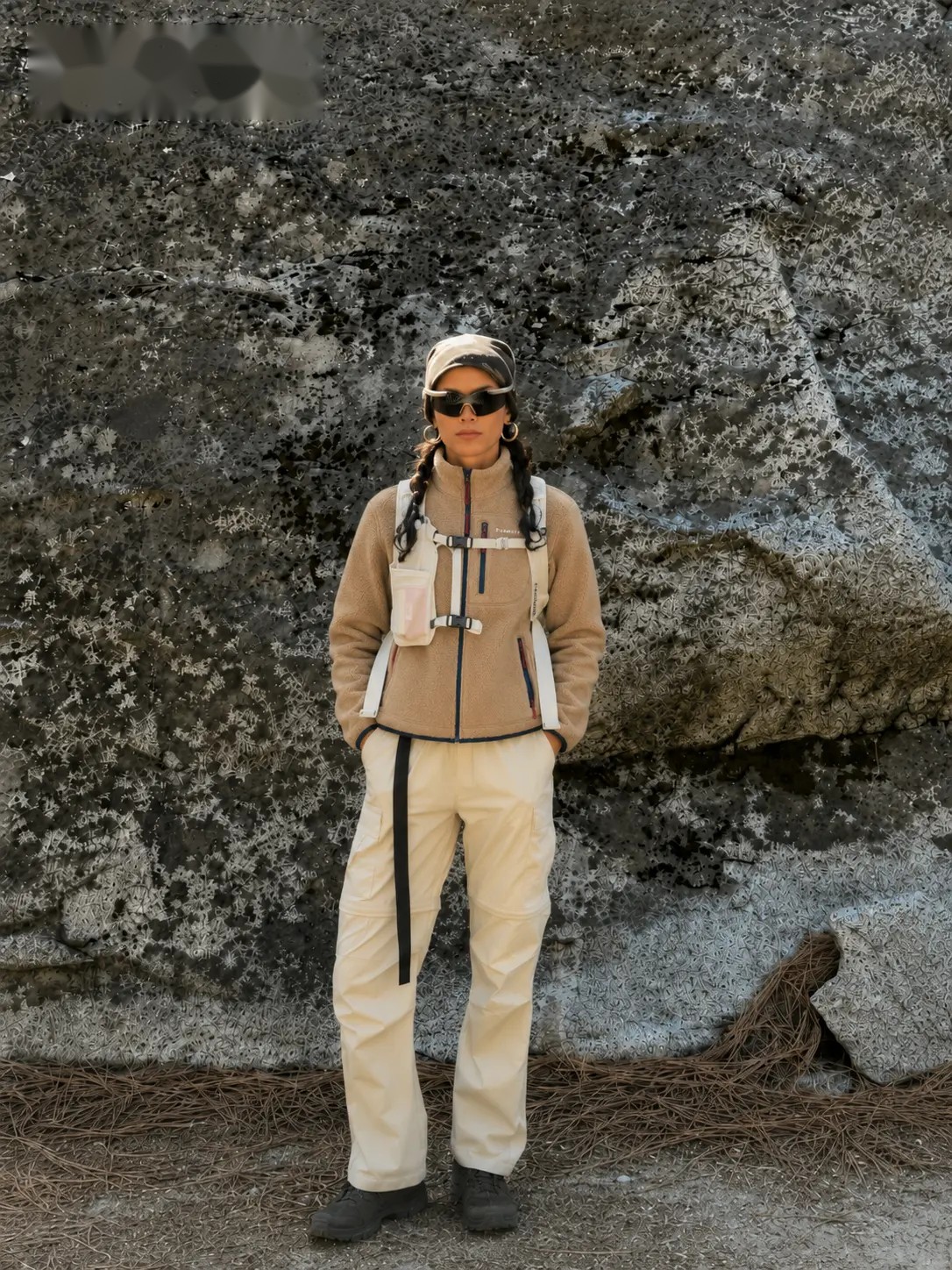 Chaqueta polar outdoor con paneles en contraste caqui, imagen 2