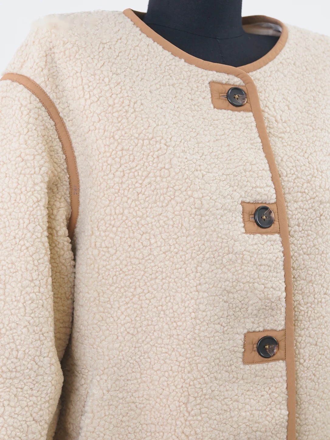 Chaqueta sherpa de pelo alto con cuello alto · tono III, imagen 5