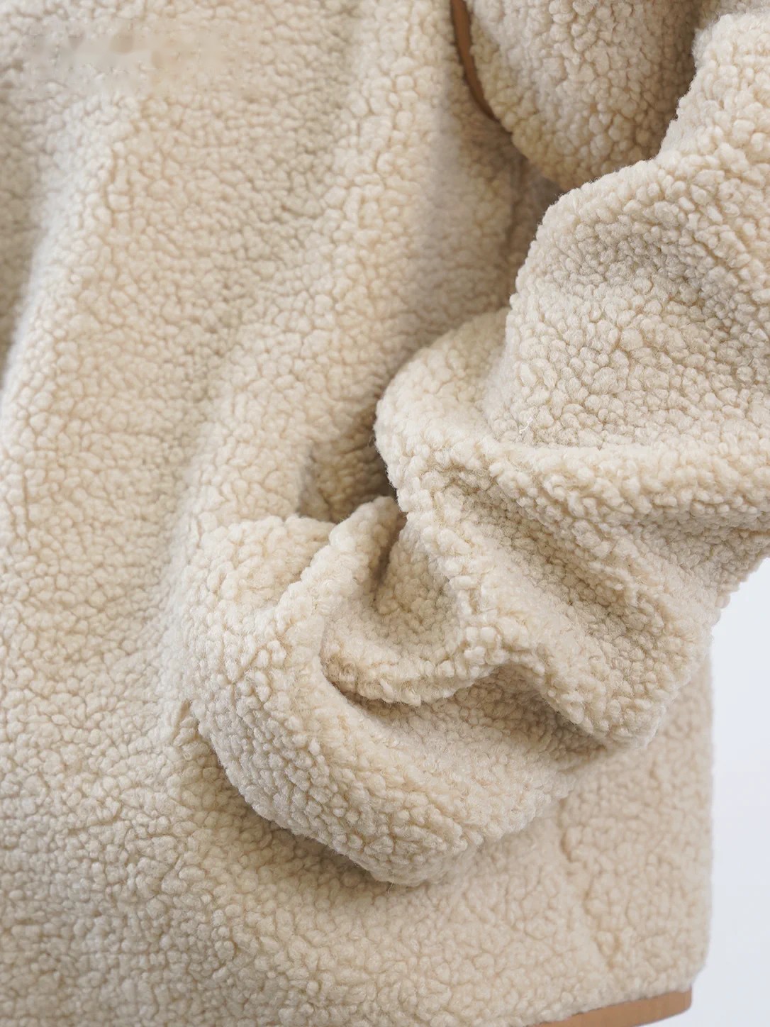 Chaqueta sherpa de pelo alto con cuello alto · tono III, imagen 6