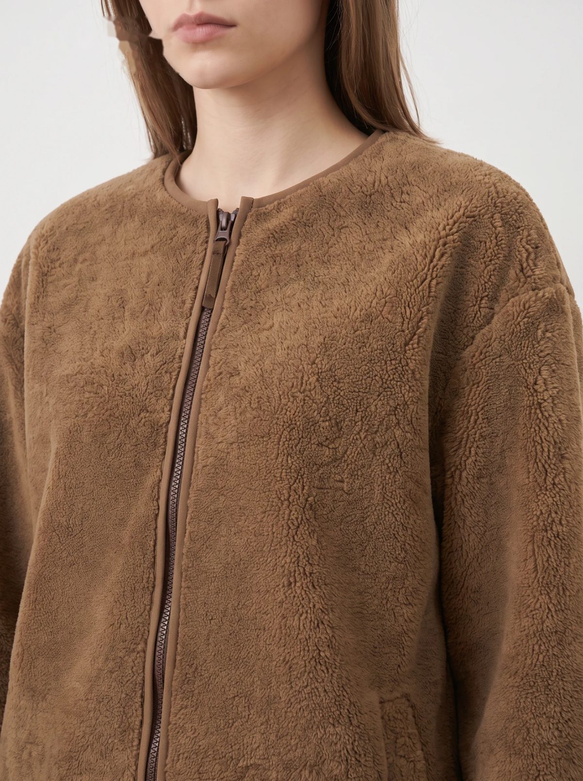 Chaqueta sherpa de pelo alto con cuello alto · tono IV, imagen 4